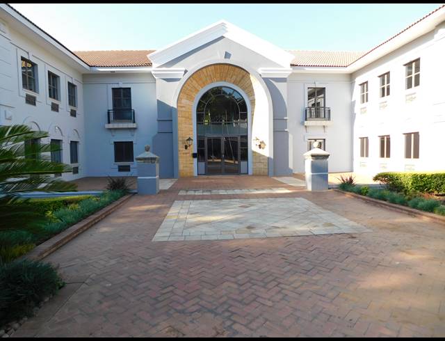 2,355M² OFFICE TO LET IN HYDE PARK